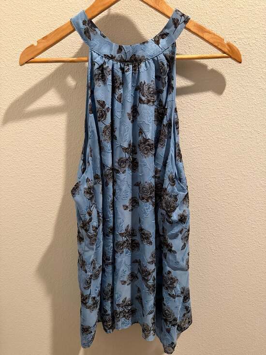 Torrid Tops - Torrid Blue Floral Rose Print Tie Neck Halter Top Size 2